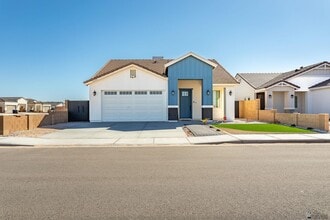 Building Photo - 3559 S Dana Dr