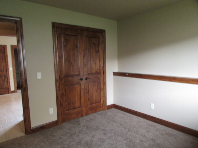 Building Photo - 3 BEDROOM | 2 BATH | TOWNHOME | SOUTH