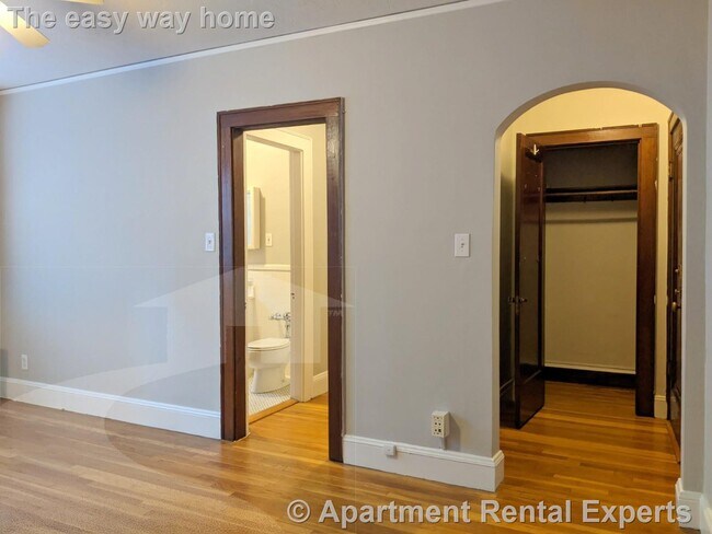 Building Photo - 119 College Ave