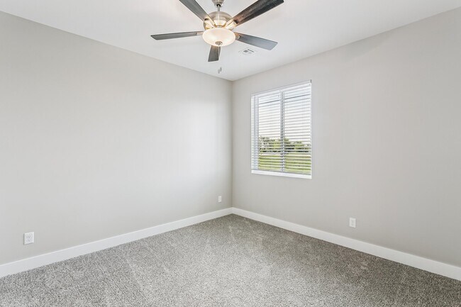 Building Photo - 109 Meadowbrook Dr