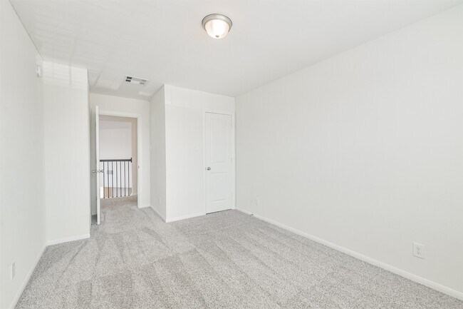Building Photo - 30812 Willow Green Ln