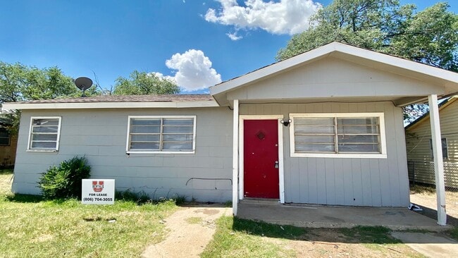 Building Photo - $0 First Month's Rent / $0 Deposit at Move-in