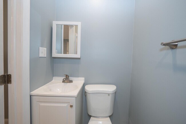 Building Photo - 732 Buck Ln