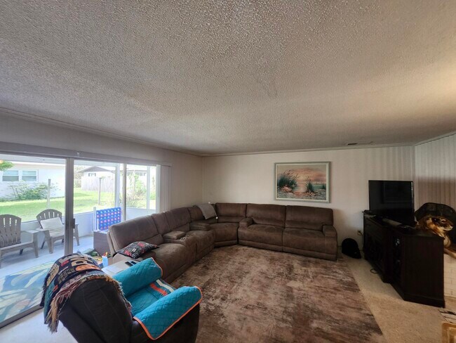 Building Photo - 2521 Tomoka Ave