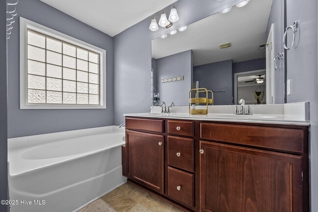 Building Photo - 300 Onyx Ct