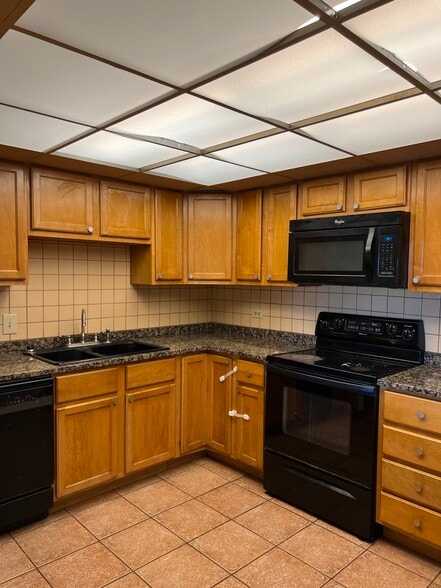 Kitchen view 2 - 13200 W Heiden Cir