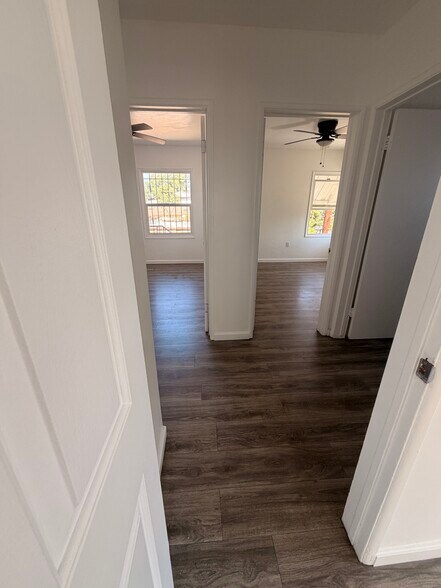 Building Photo - 760 1/2 S Hillview Ave