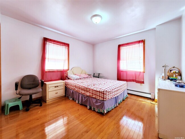 Building Photo - 40-50-50 Utopia Pkwy