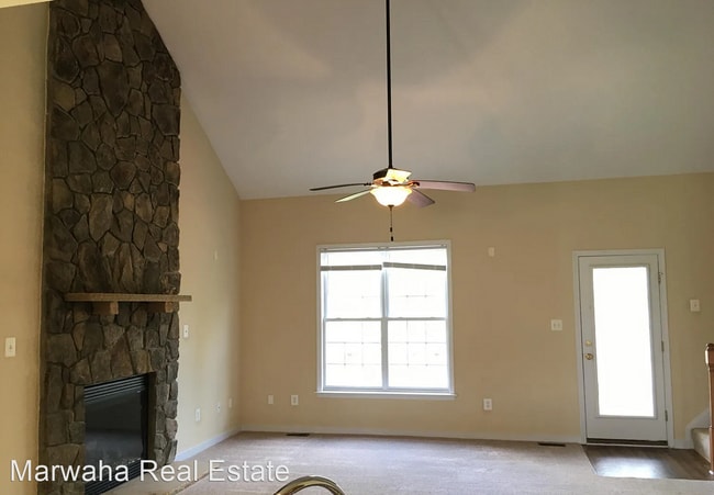 Building Photo - 4 br, 2.5 bath House - 810 Hillcrest Farms Dr