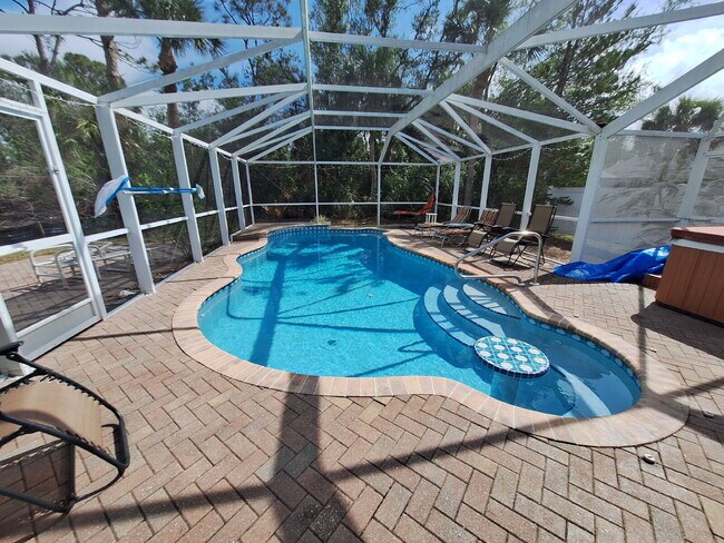 Building Photo - Turnkey Furnished Pool home in Rotonda West