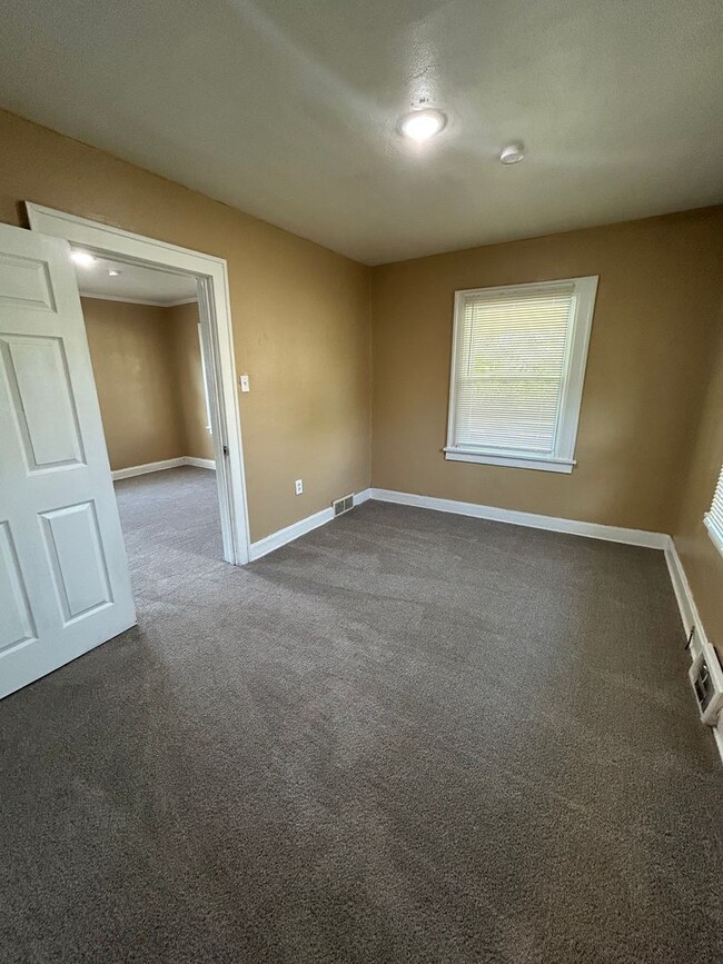 Building Photo - Coming Soon!! 2 Bed 1 Bath House!! $1063.00