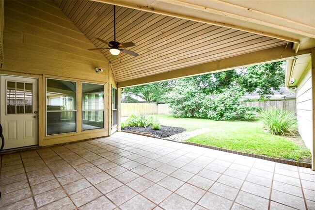 Building Photo - 811 Sugar Plum Cir