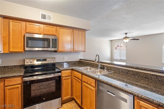 Building Photo - 9325 W Desert Inn Rd