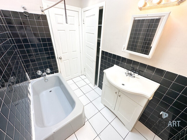 Building Photo - 3 Bedroom House in Belfield, Philadelphia