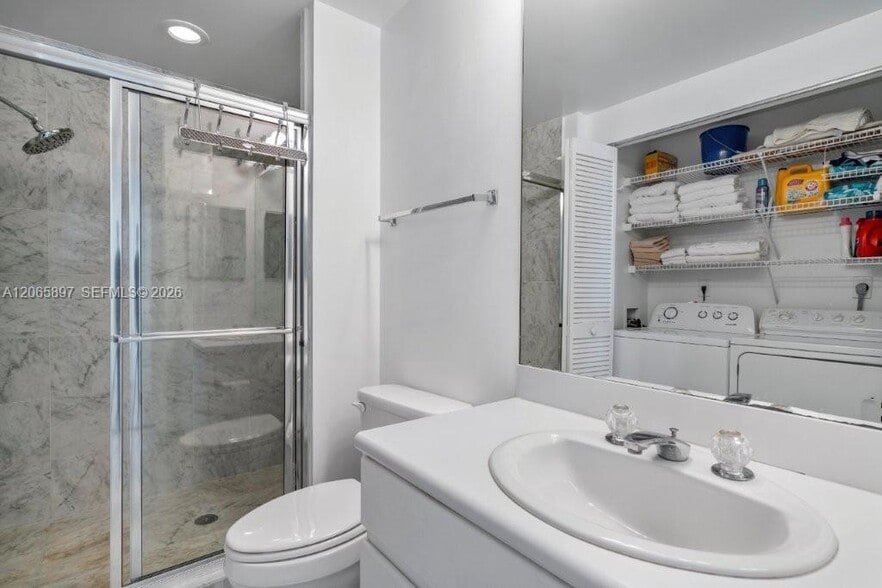 Building Photo - 16400 Collins Ave