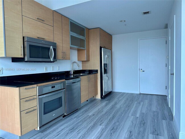 Building Photo - 60 SW 13th St