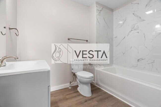 Building Photo - 2383 Dutch Cove Rd