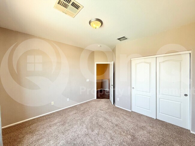 Building Photo - 11434 E Cliffrose Ln
