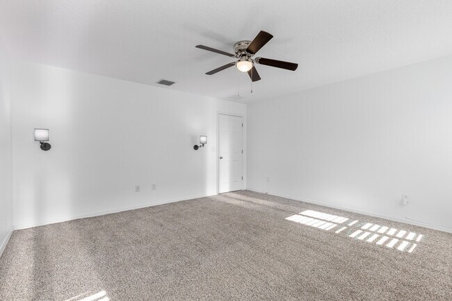 Building Photo - 4 Bedroom Home in Lake Nona with Fenced Yard