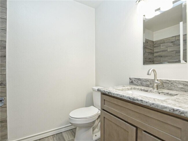 Building Photo - 208 Sendero Cove