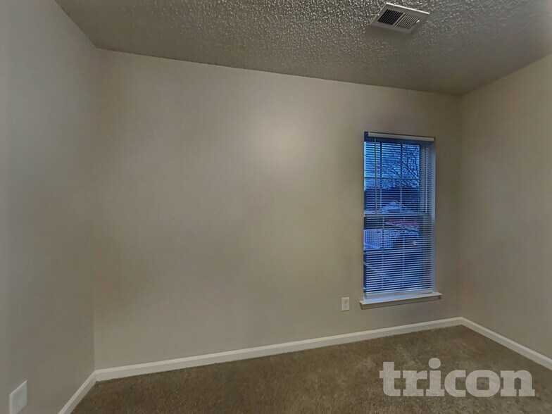 Building Photo - 3325 Alderknoll Ct