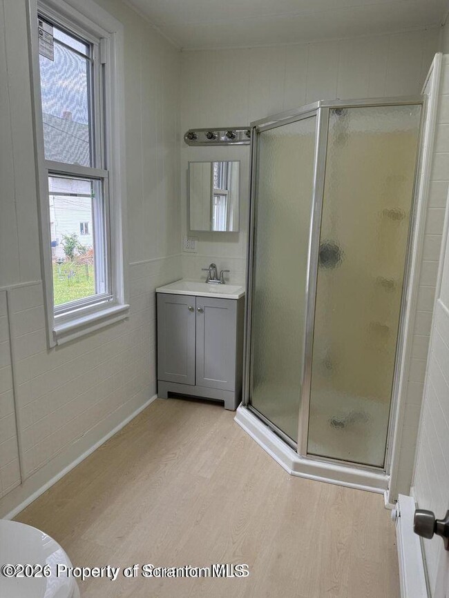 Building Photo - 538 N Sumner Ave