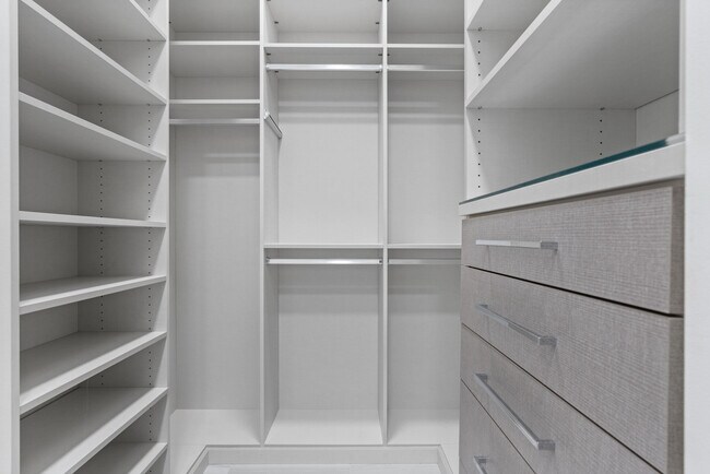 Building Photo - 13710 Artisan Cir