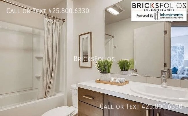 Building Photo - 13706 Manor Way