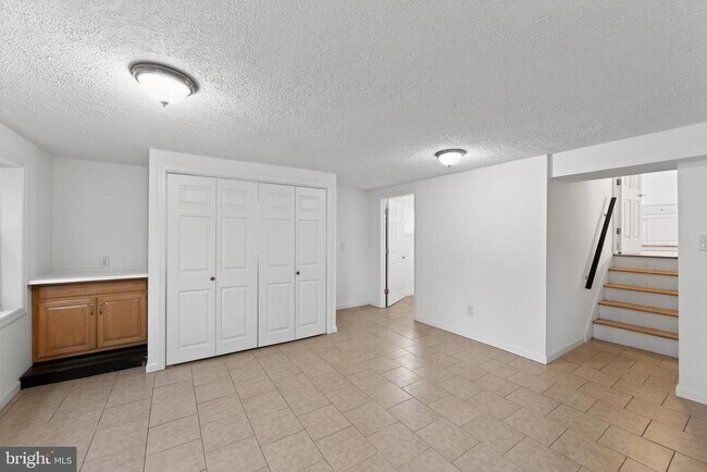 Building Photo - 1567 Sugartown Rd