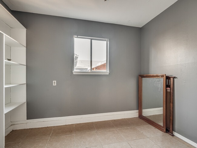 Building Photo - 2520 SW 68th St