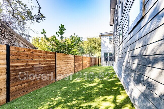 Building Photo - 414 Montana St