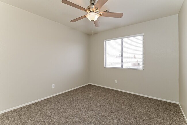 Building Photo - 1620 Lorna Dr