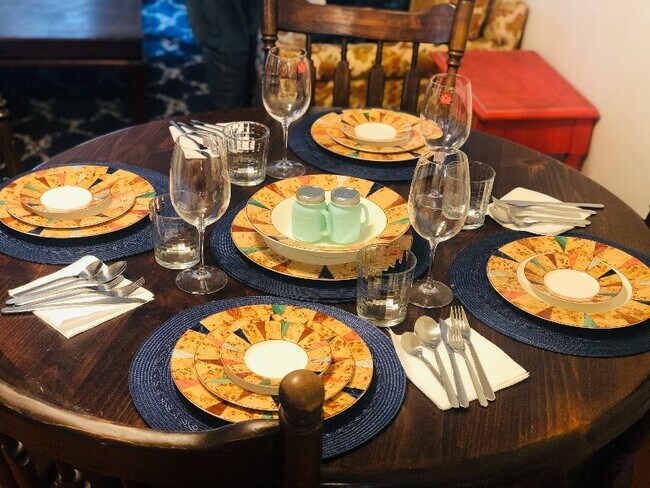 Building Photo - 1825 E 3rd St