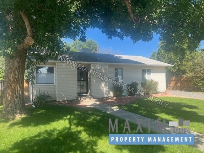 Primary Photo - 323 N Mulberry St