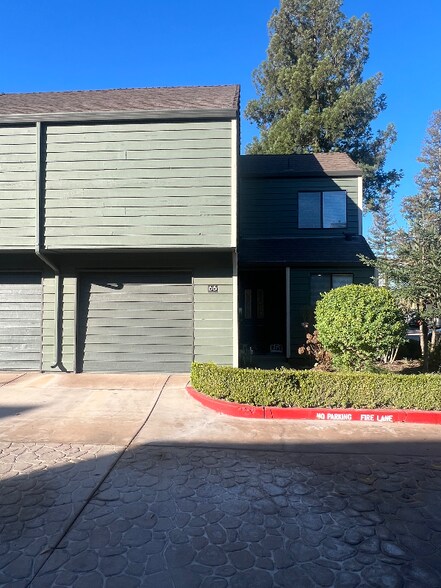 Building Photo - 8667 Mariners Dr