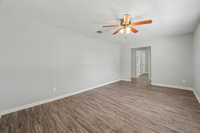 Building Photo - 8807 Barton St