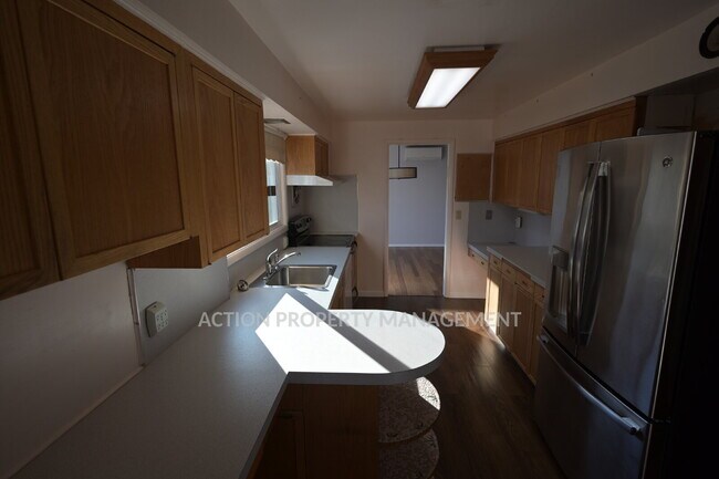 Building Photo - 4 bed 2 bath home in Port Angeles