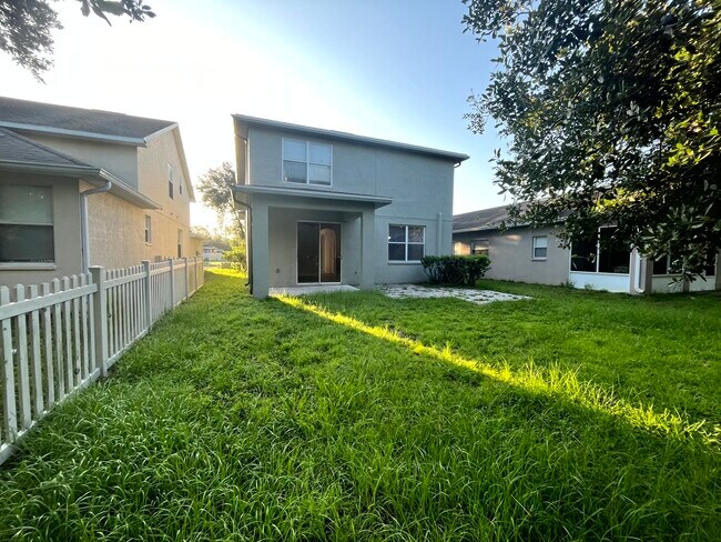 Building Photo - 7843 Foxgrove Dr
