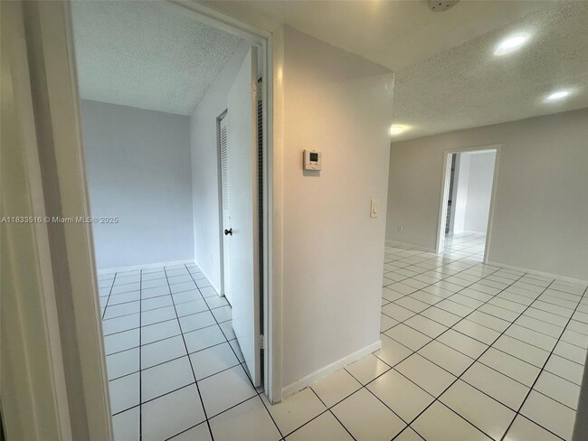 Building Photo - 9808 Hammocks Blvd