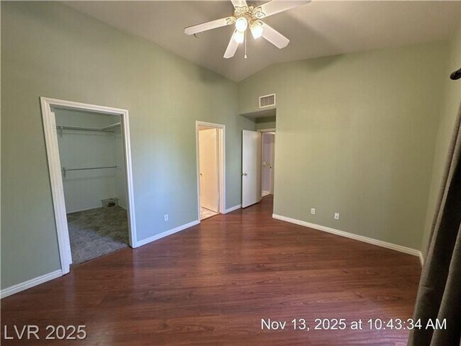 Building Photo - GORGEOUS 2nd FLOOR UNIT IN DESIRABLE GATED...