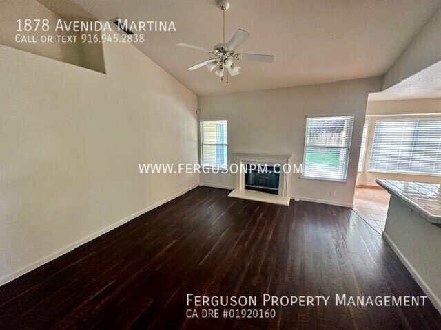 Building Photo - 1878 Avenida Martina