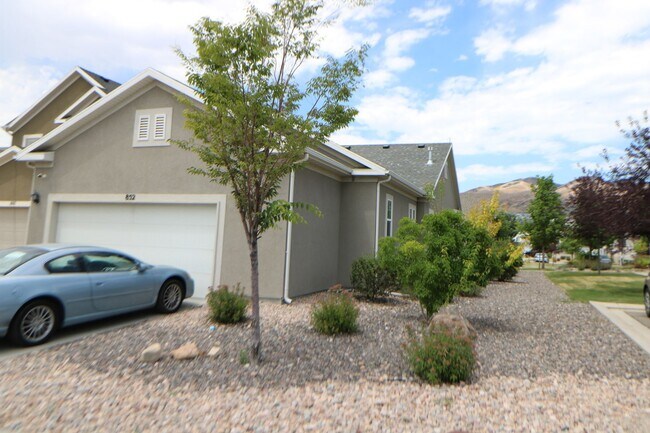 Building Photo - Gorgeous 5 Bedroom 3 Bathroom home in Lehi