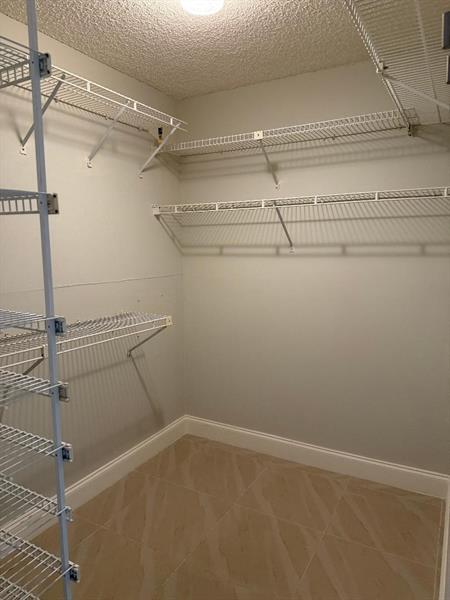Building Photo - 2320 S Cypress Bend Dr