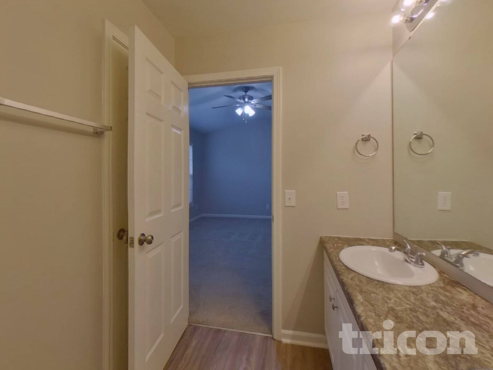 Building Photo - 2521 Wingdale Dr