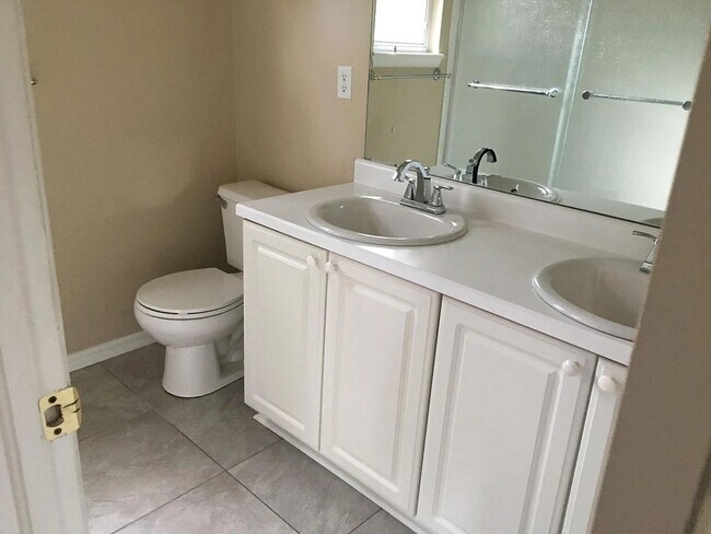 Building Photo - Beautiful 3-Bedroom Home in Rock Creek