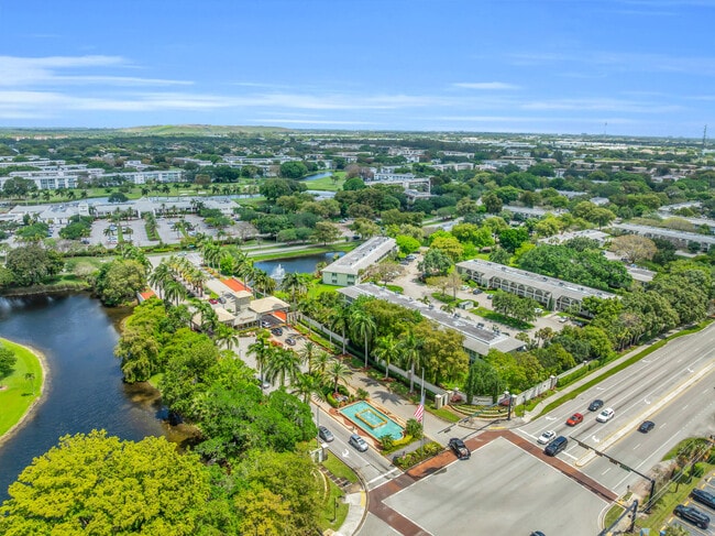 Building Photo - 1102 Bahama Bend