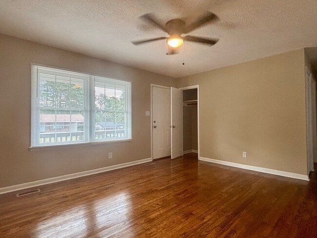 Building Photo - 2614 Dumfries Dr