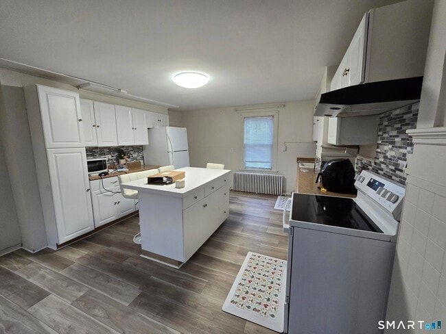 Building Photo - 157 Eastern Ave