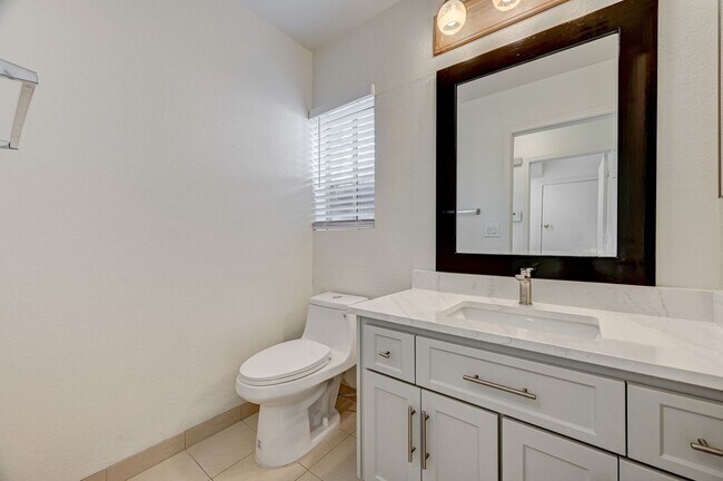 Building Photo - Tri-Level Home with Pool & Spa in Henderson, 89074