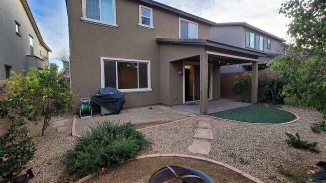 Building Photo - SW BEAUTY!!!   215/RUSSELL AREA